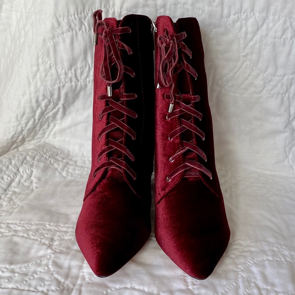 ComfortView Lace-Up Velvet-Like Boots Size 8 NWOT